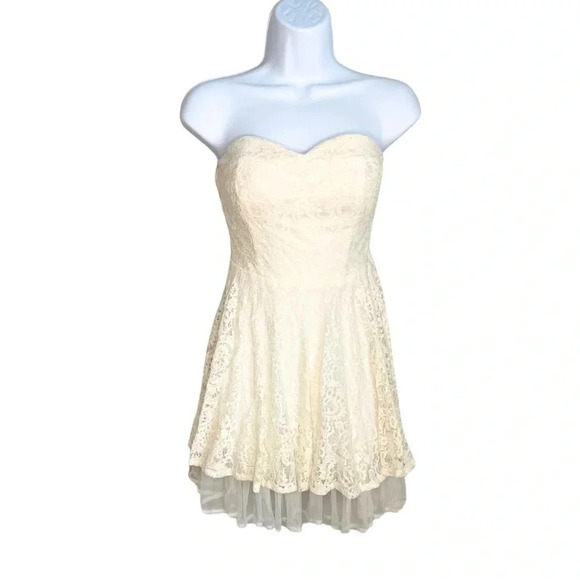 Papaya Cream Lace Strapless Dress - Size S - Elegant Fit and Flare Mini Dress - Picture 7 of 7